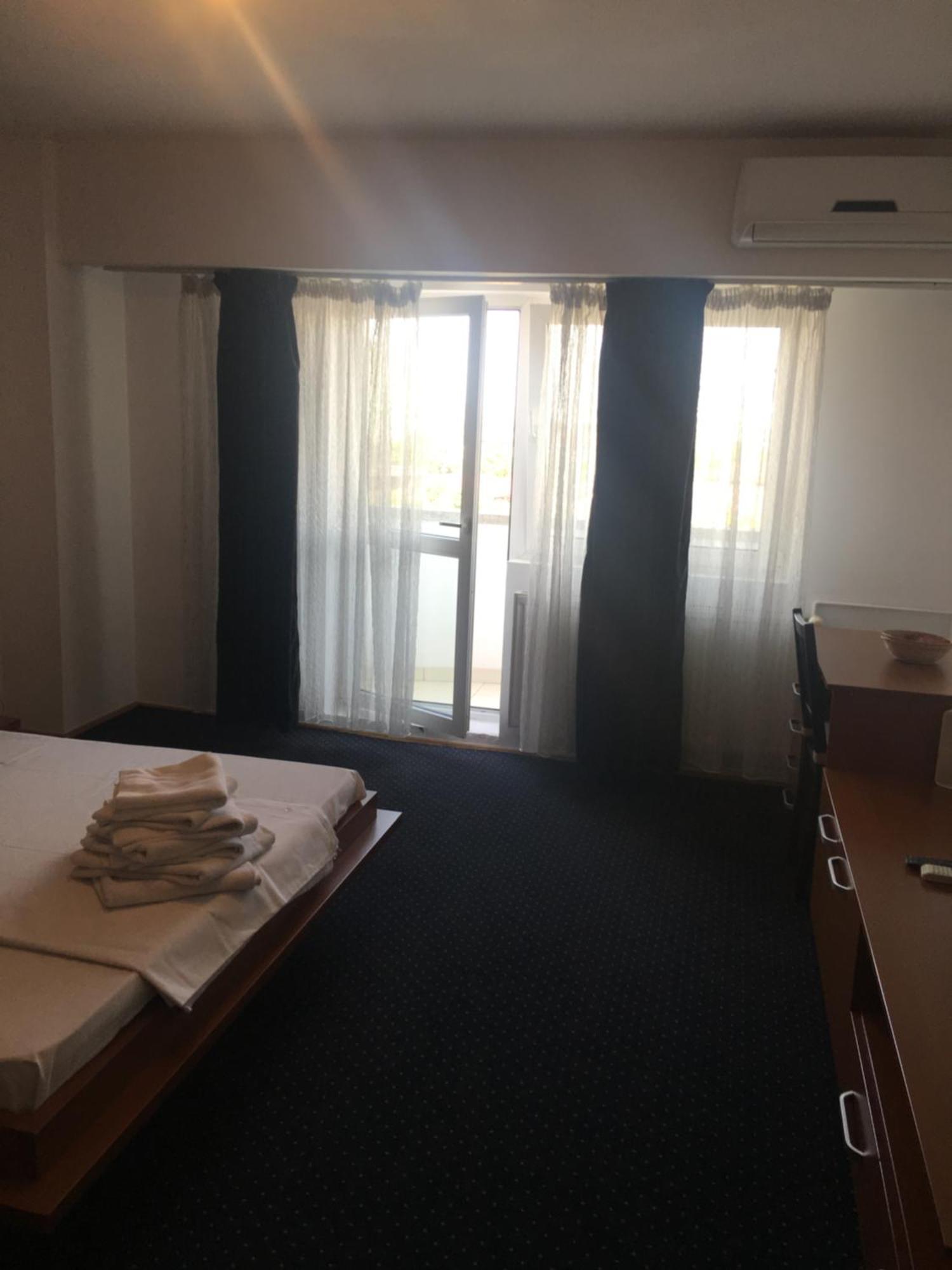 Alba Iulia Square - Apartments And Studios ブカレスト エクステリア 写真